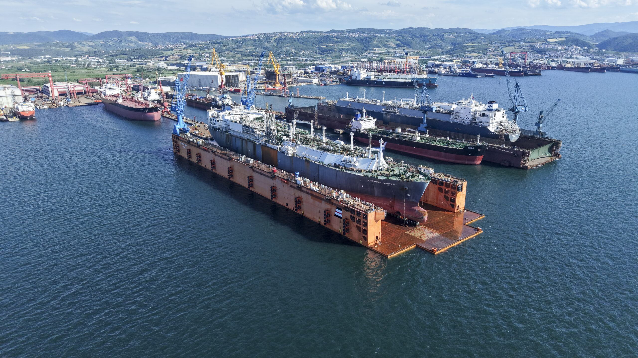 Besiktas Shipyard’s New 85,000 TLC Floating Dock Welcomes Its First Vessel